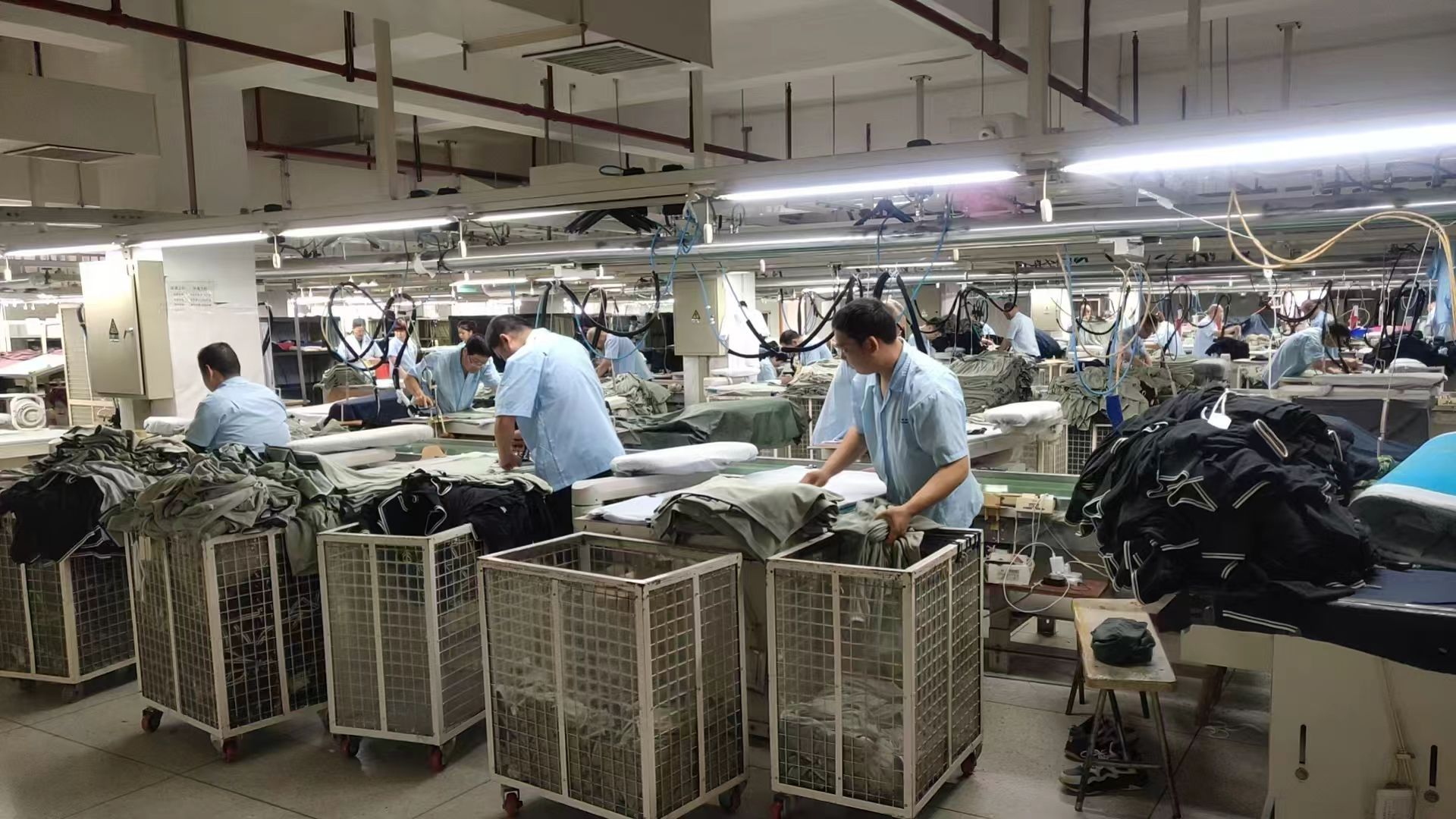 Ironing floor used for pressing and finishing garments